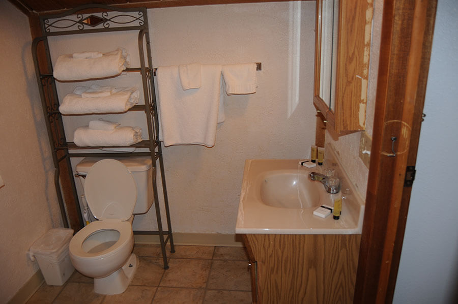 yellowstone motel washroom of one bedroom apartment